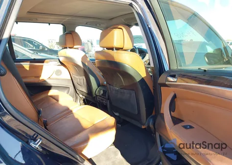 2010 BMW X5 xDrive30I z USA, uszkodzony, nr VIN 5UXFE4C50AL276977